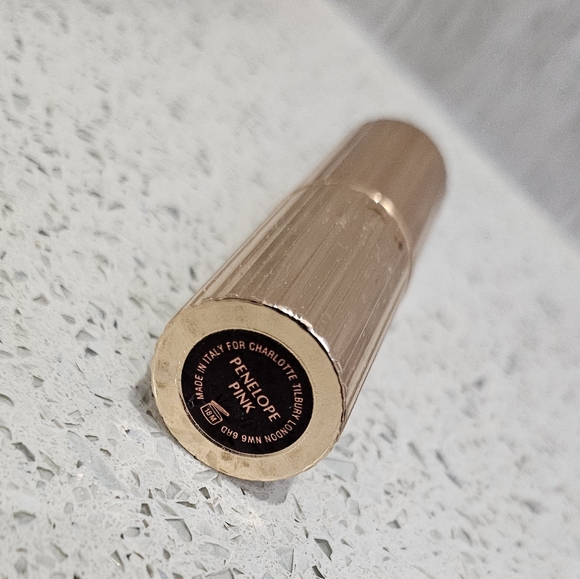 Charlotte Tilbury K.I.S.S.I.N.G Lipstick - Penelope Pink - Picture 2 of 7